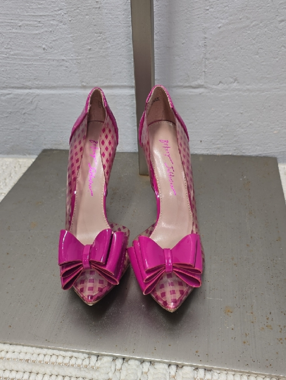 Betsey Johnson Pink Patent Bow Pointed-Toe Stiletto Pumps - Picture 2 of 12